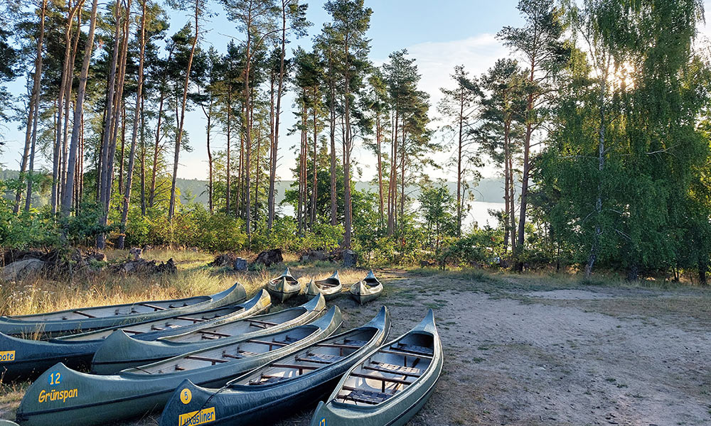 Unterwegs zu neuen Ufern | Kanutour auf der Mecklenburgischen Seenplatte Unterwegs zu neuen Ufern | Kanutour auf der Mecklenburgischen Seenplatte